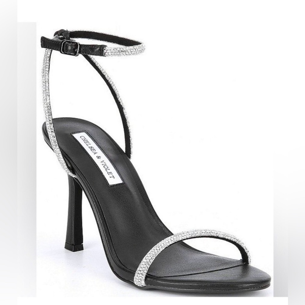 Elegant black heels by Chelsea & Violet Women’s size 8.5